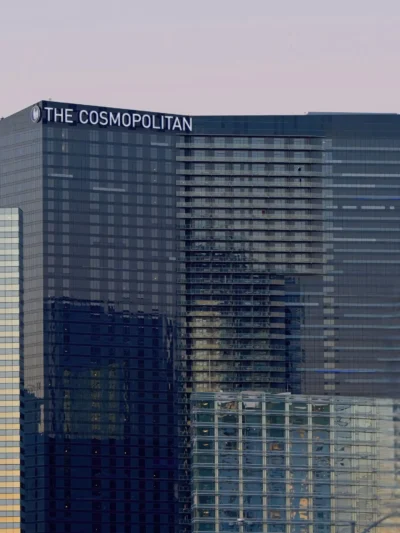The Cosmopolitan Velvet Glow Scent