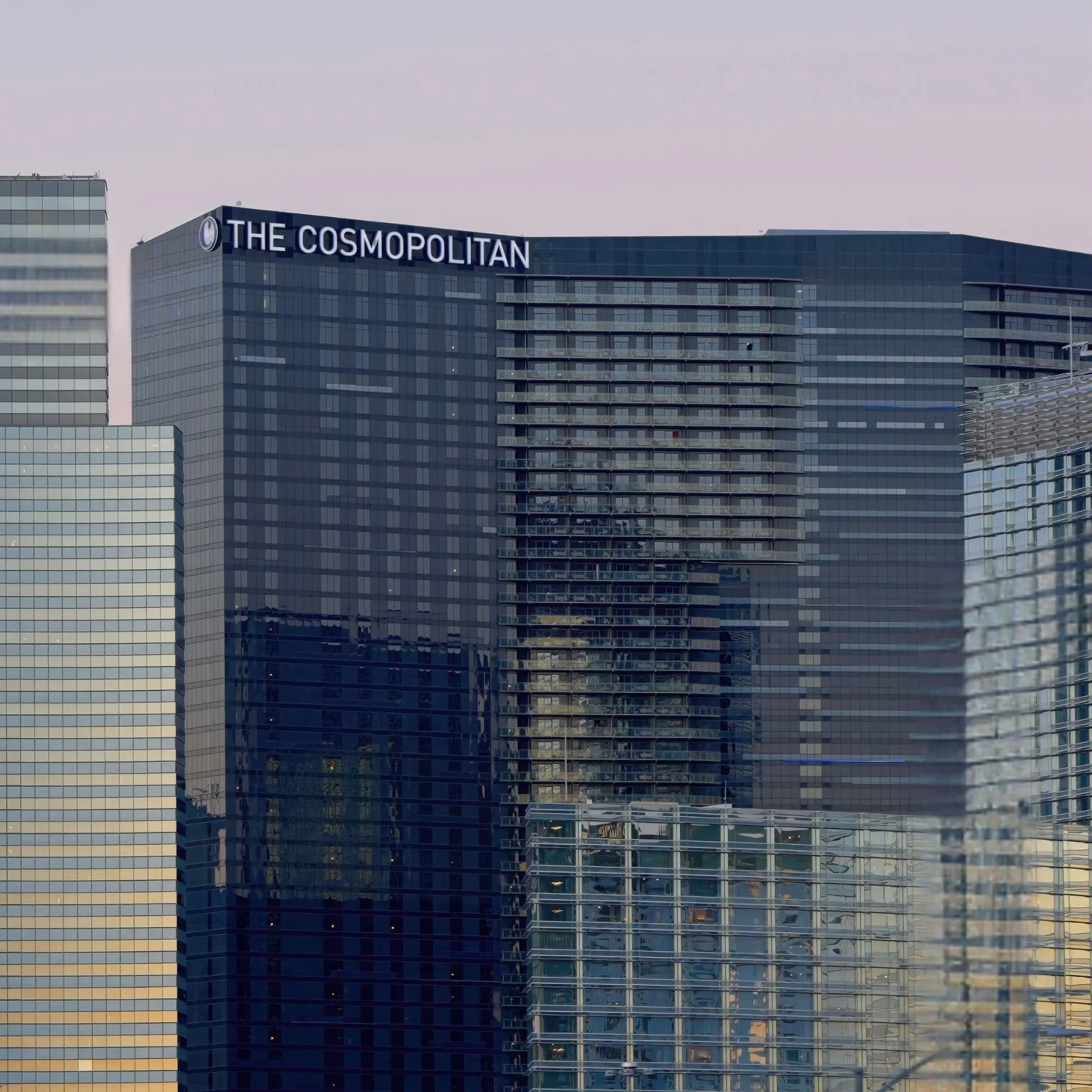 The Cosmopolitan Velvet Glow Scent